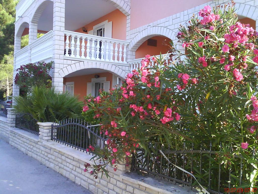 Apartments Tonimir Vodice Eksteriør bilde
