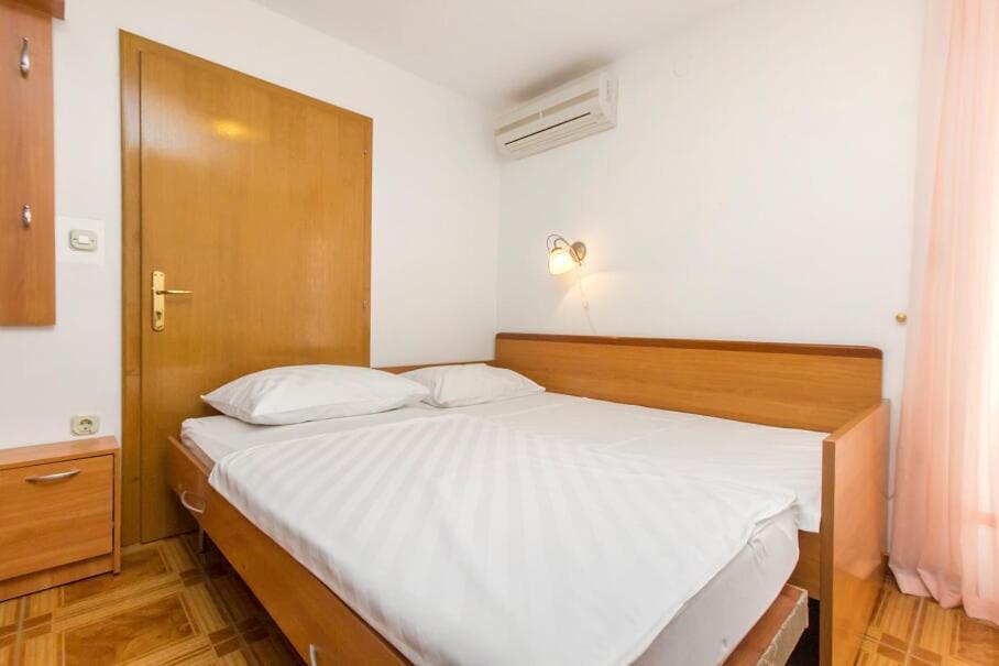 Apartments Tonimir Vodice Eksteriør bilde