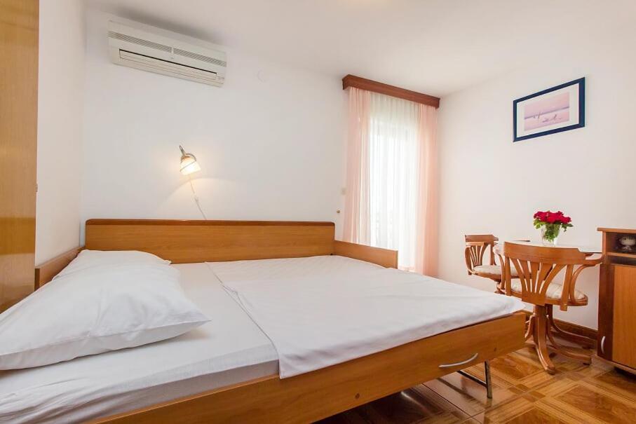 Apartments Tonimir Vodice Eksteriør bilde