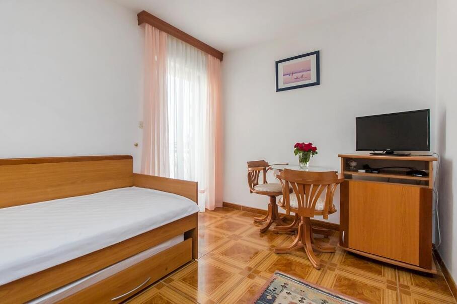 Apartments Tonimir Vodice Eksteriør bilde