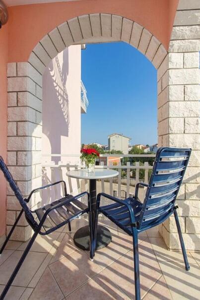 Apartments Tonimir Vodice Eksteriør bilde