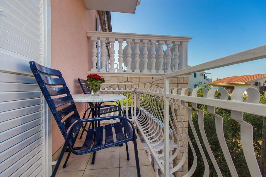 Apartments Tonimir Vodice Eksteriør bilde