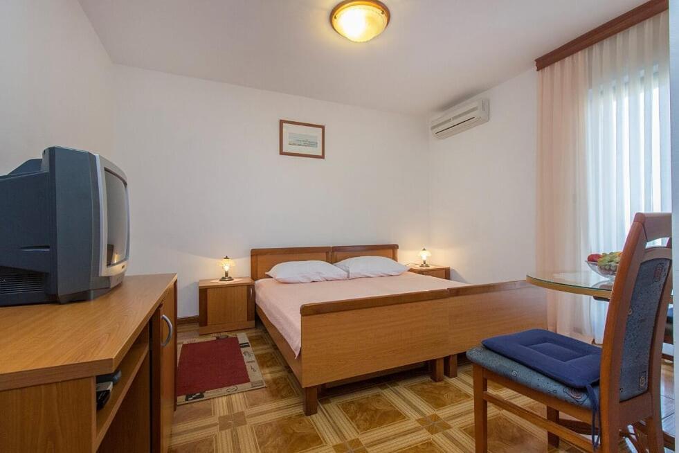 Apartments Tonimir Vodice Eksteriør bilde