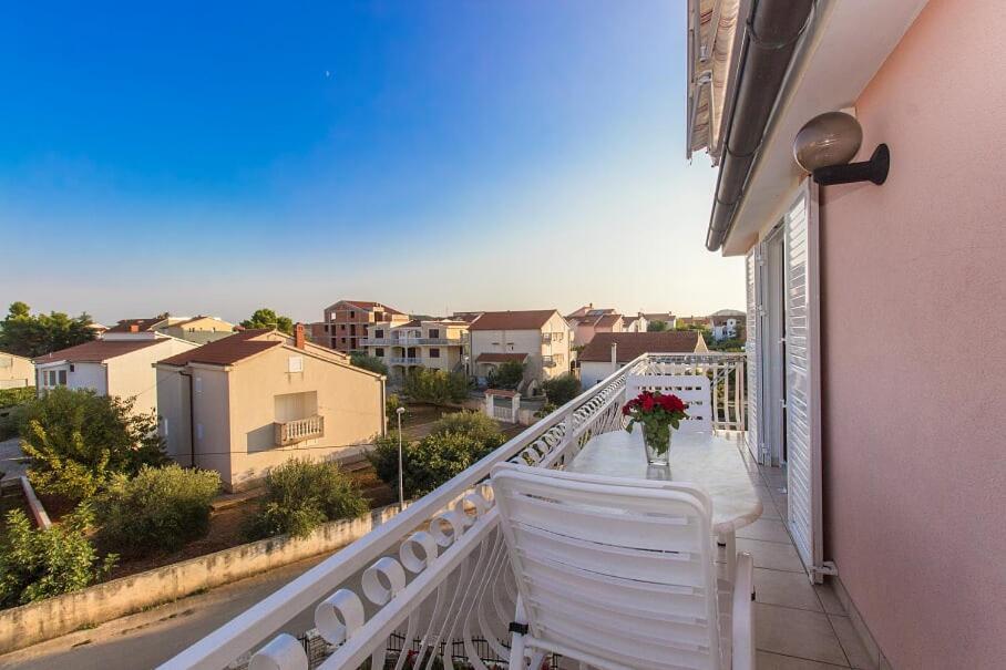 Apartments Tonimir Vodice Eksteriør bilde
